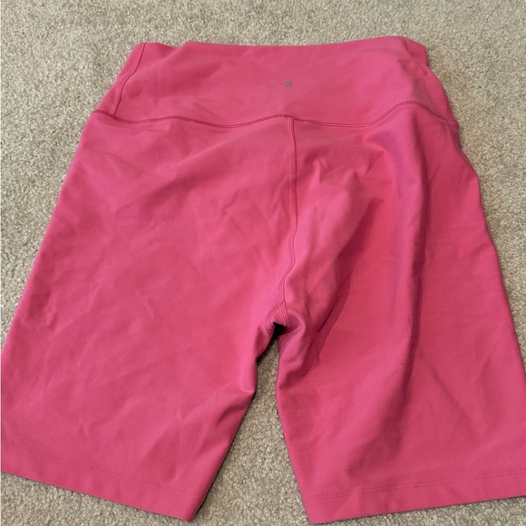 Peloton Women's Cadent Pink Bike Shorts 7” - V Cross top - Picture 4 of 4